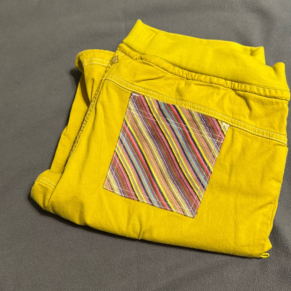 Prana Avril XL pant in yellow with contrast pockets